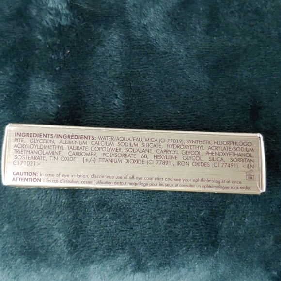 Stila liquid eyeshadow (jezebel) - Picture 5 of 6